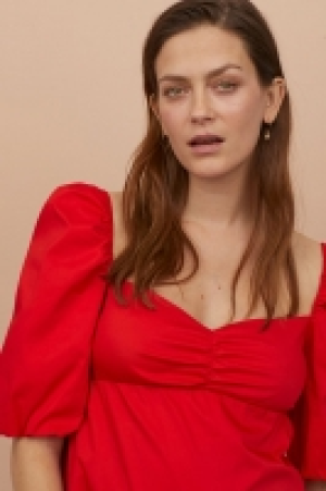 MAMA Puff-sleeved blouse 10.00 €