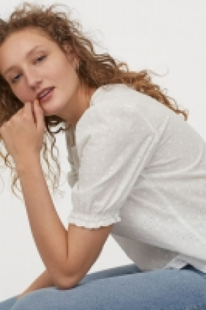 Broderie anglaise blouse 9.00 €
