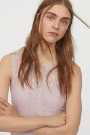 Lace dress 17.00 €