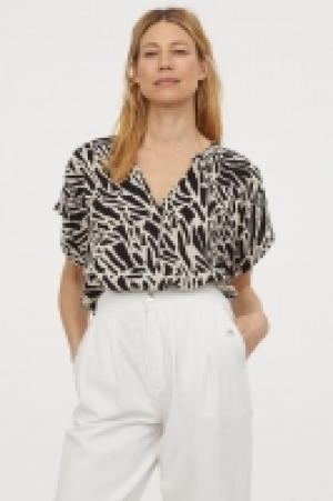Crinkled blouse 8.00 €