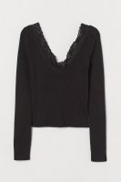 HM  Ribbed top with lace
