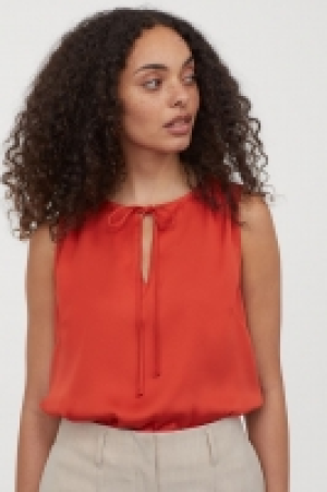 Tie-front satin blouse 10.00 €
