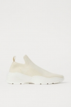 Fully-fashioned trainers 17.00 €