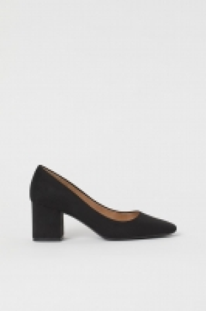 Block-heeled court shoes 12.99 €