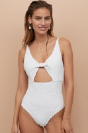 Cut-out swimsuit 17.00 €