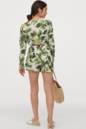 V-neck playsuit 16.00 €