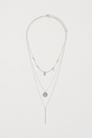 Three-strand necklace 6.00 €