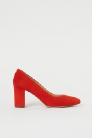 Suede court shoes 22.00 €