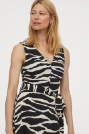 Tie-belt dress 17.00 €