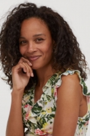 HM  MAMA Short wrap dress