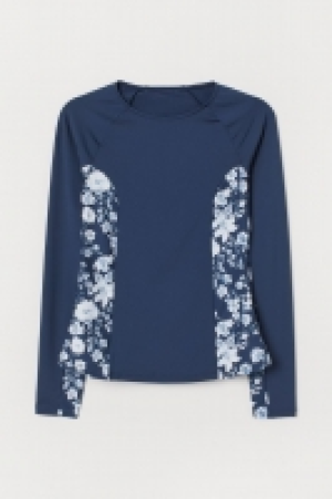 Long-sleeved swim top 8.00 €