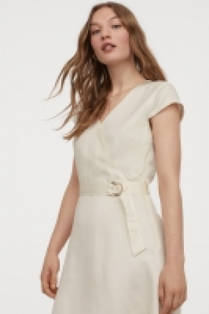 Belted dress 27.00 €