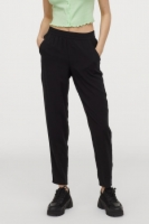 Pull-on trousers 3.00 €