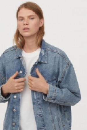 Oversized denim jacket 25.00 €