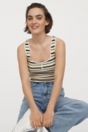 Ribbed vest top 8.00 €