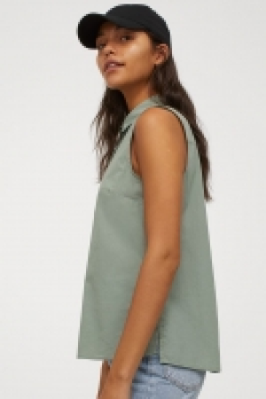 Sleeveless blouse 8.00 €