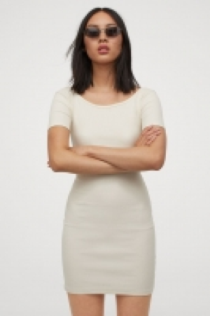Ribbed bodycon dress 7.00 €