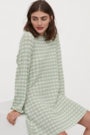 Textured-knit dress 13.00 €