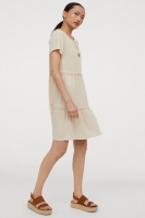 HM  Lace-detail crêpe dress