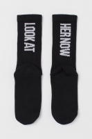 HM  Text-motif socks