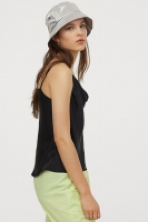 Satin strappy top 7.00 €
