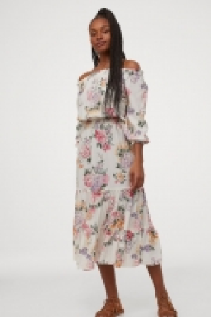 Off-the-shoulder dress 17.00 €