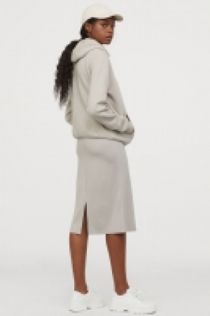 Calf-length skirt 6.00 €