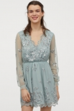 Sequin-embroidered dress 25.00 €