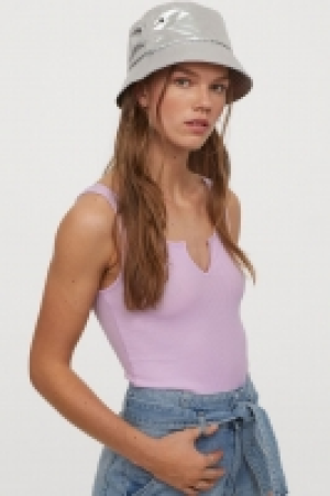 Bucket hat 7.00 €