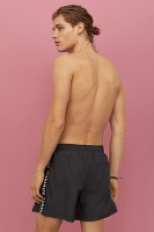 Printed swim shorts 7.00 €