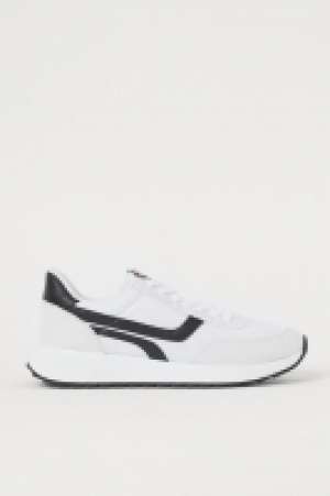 Mesh trainers 25.00 €