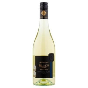 Centra  McGuigan Black Label Sauvignon Blanc 75cl