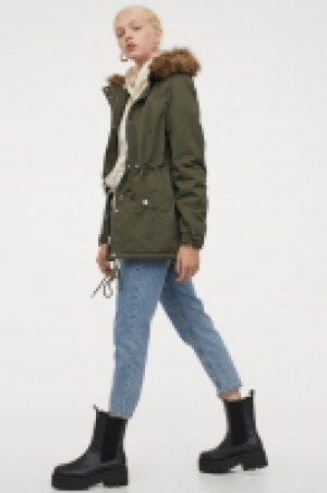Pile-lined parka 16.00 €
