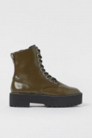 Platform boots 16.00 €