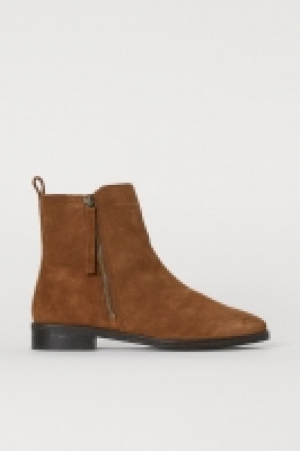 Warm-lined suede boots 28.00 €