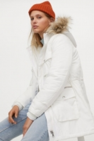 Padded parka with a hood 30.00 €