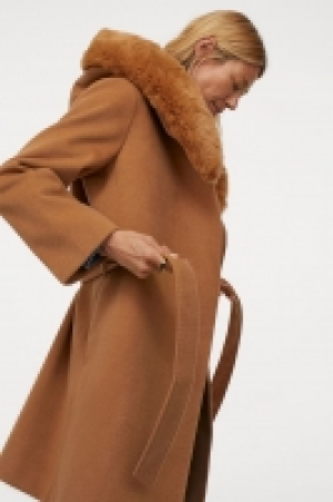 Hooded coat 33.00 €