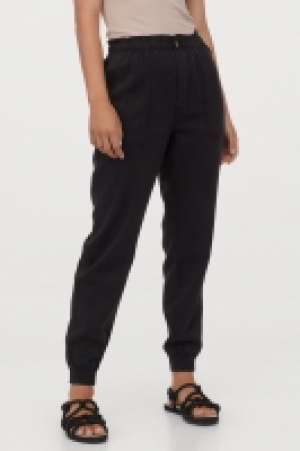 Twill joggers 16.00 €