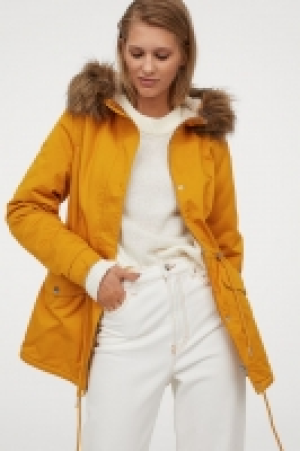 Pile-lined parka 20.00 €