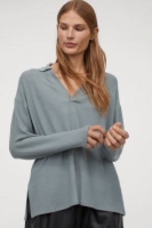 HM  Collared top