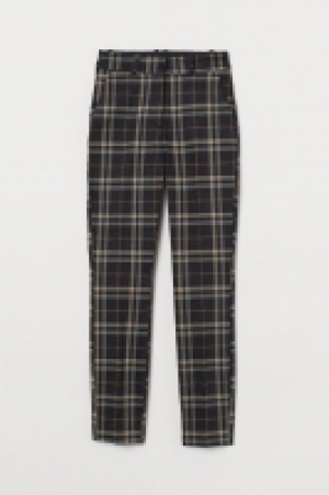Cigarette trousers 11.00 €