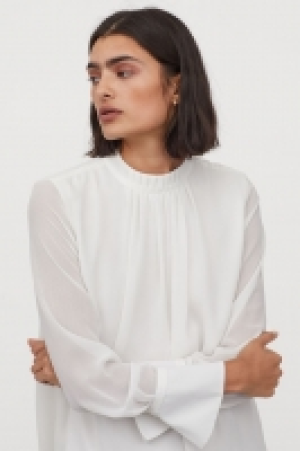 Pleat-front blouse 13.00 €
