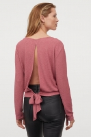 Crêpe tie-hem top 8.00 €