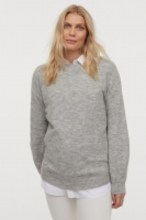 MAMA Knitted jumper 13.00 €