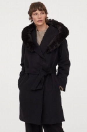 HM  Hooded coat