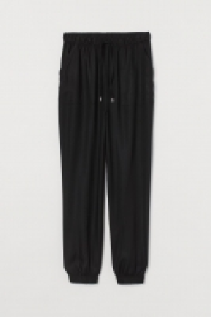 Pull-on trousers 8.00 €