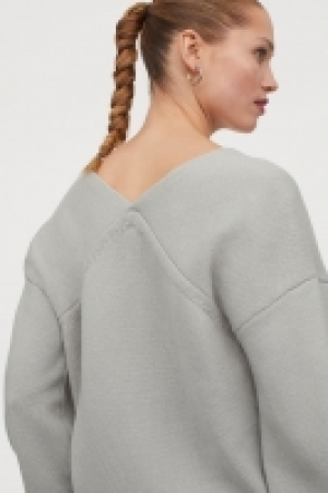 Knitted wool jumper 35.00 €
