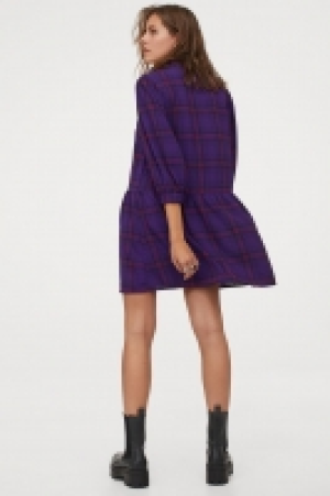 Tie-detail dress 13.00 €