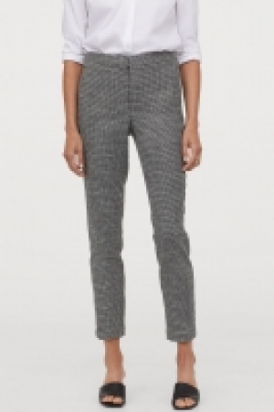 Cigarette trousers 15.00 €