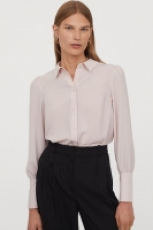 Puff-sleeved blouse 11.00 €